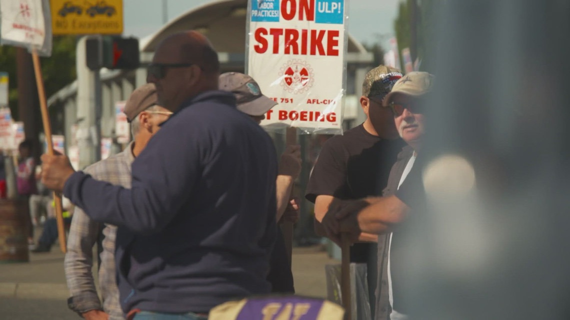 Boeing machinist union to vote on new contract offer next week