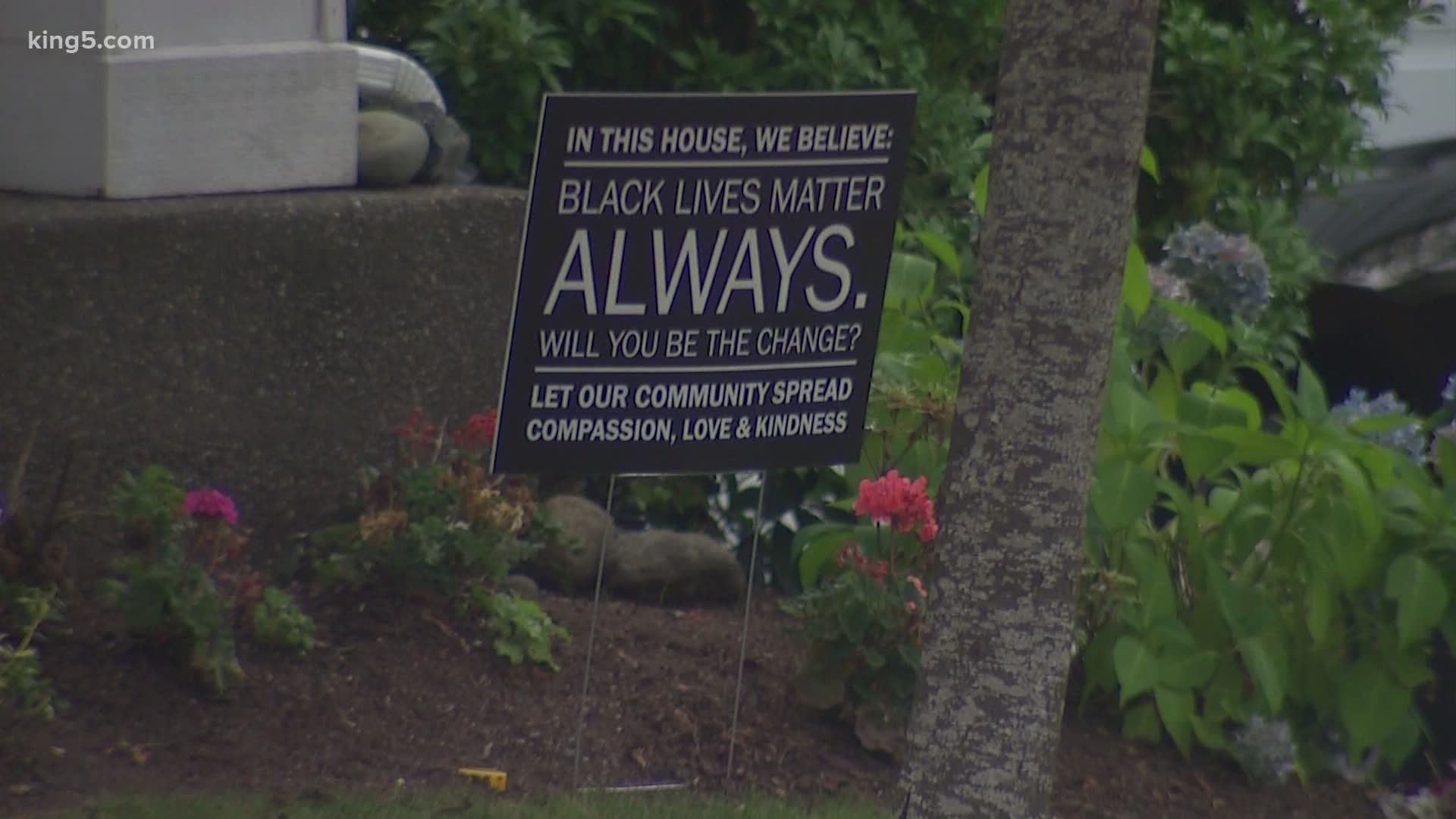 Some homeowners in the Snoqualmie Ridge community say their homeowner's association is unfairly enforcing a sign policy after Black Lives Matter signs were put up.
