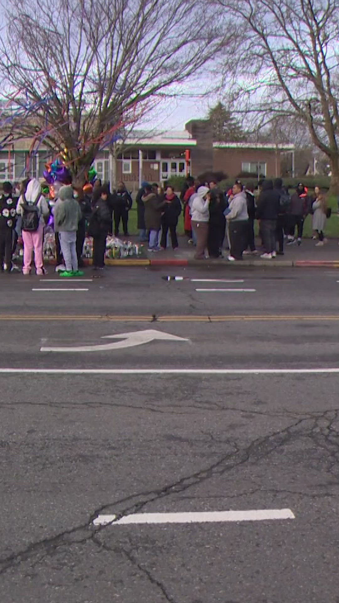 Community gathers for vigil for teens killed in Rainier Beach | king5.com
