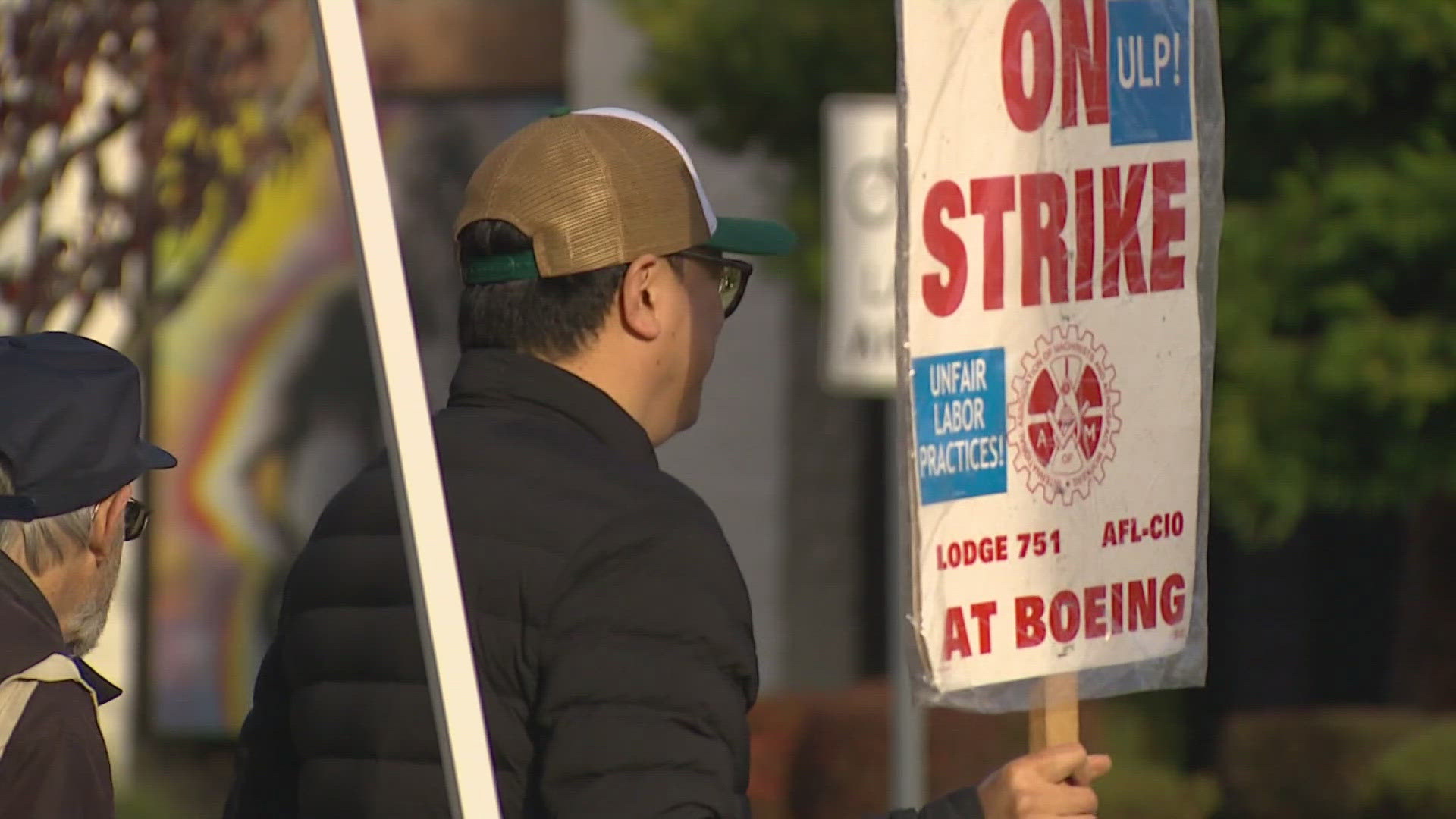 Union leadership is recommending the 33,000 machinists vote "yes" on Boeing's latest contract offer and get back to work