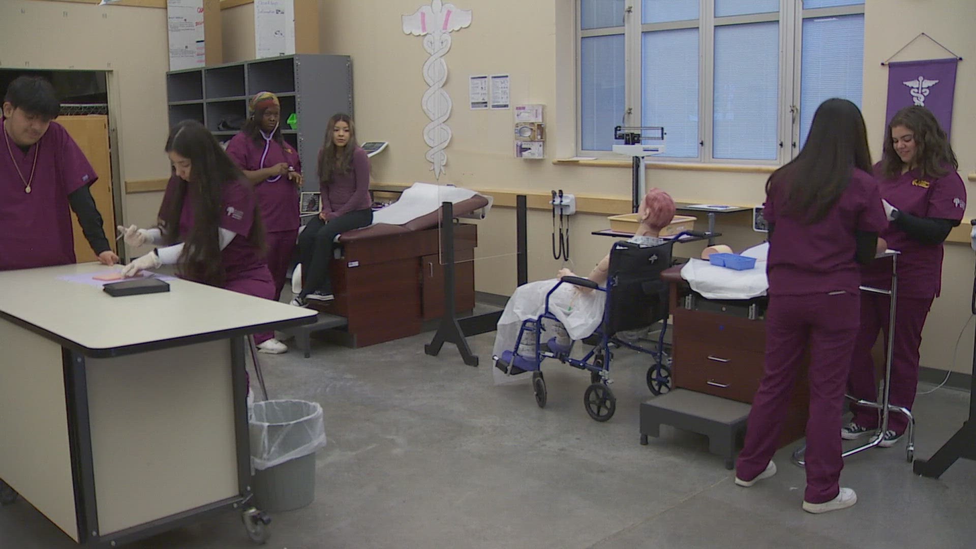 Teens get hands on health care training