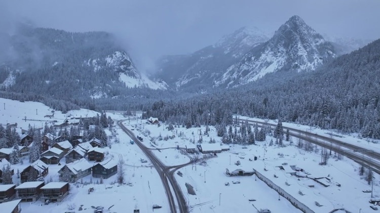 I-90 near Snoqualmie Pass back open after multiple spinouts