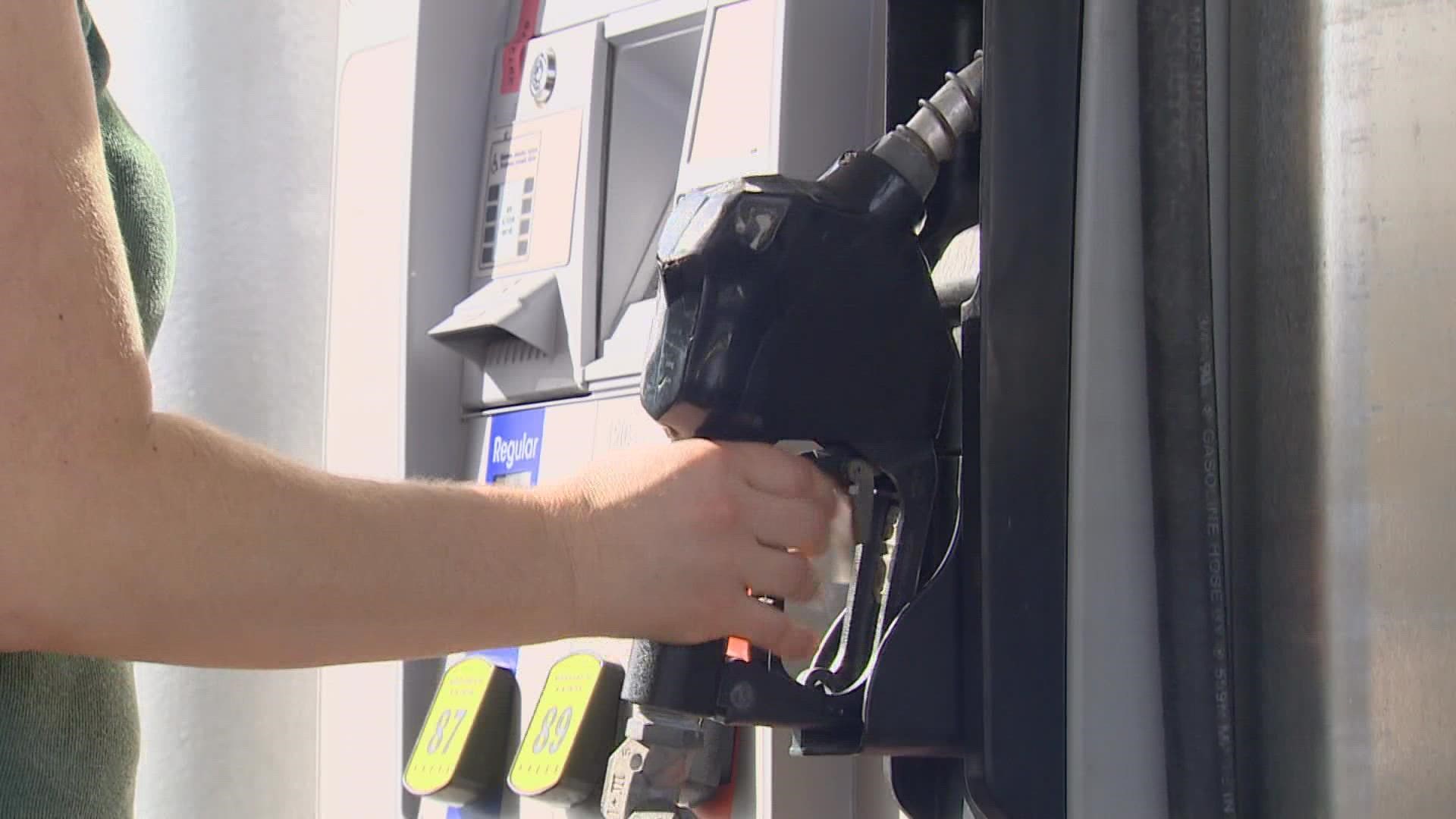 Biden planning to tap oil reserve to control gas prices | king5.com