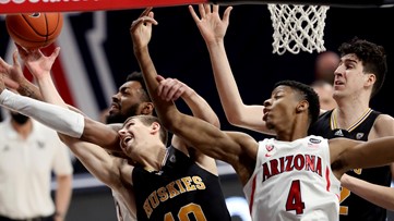 Huskies lose a close one to Arizona, 75-74