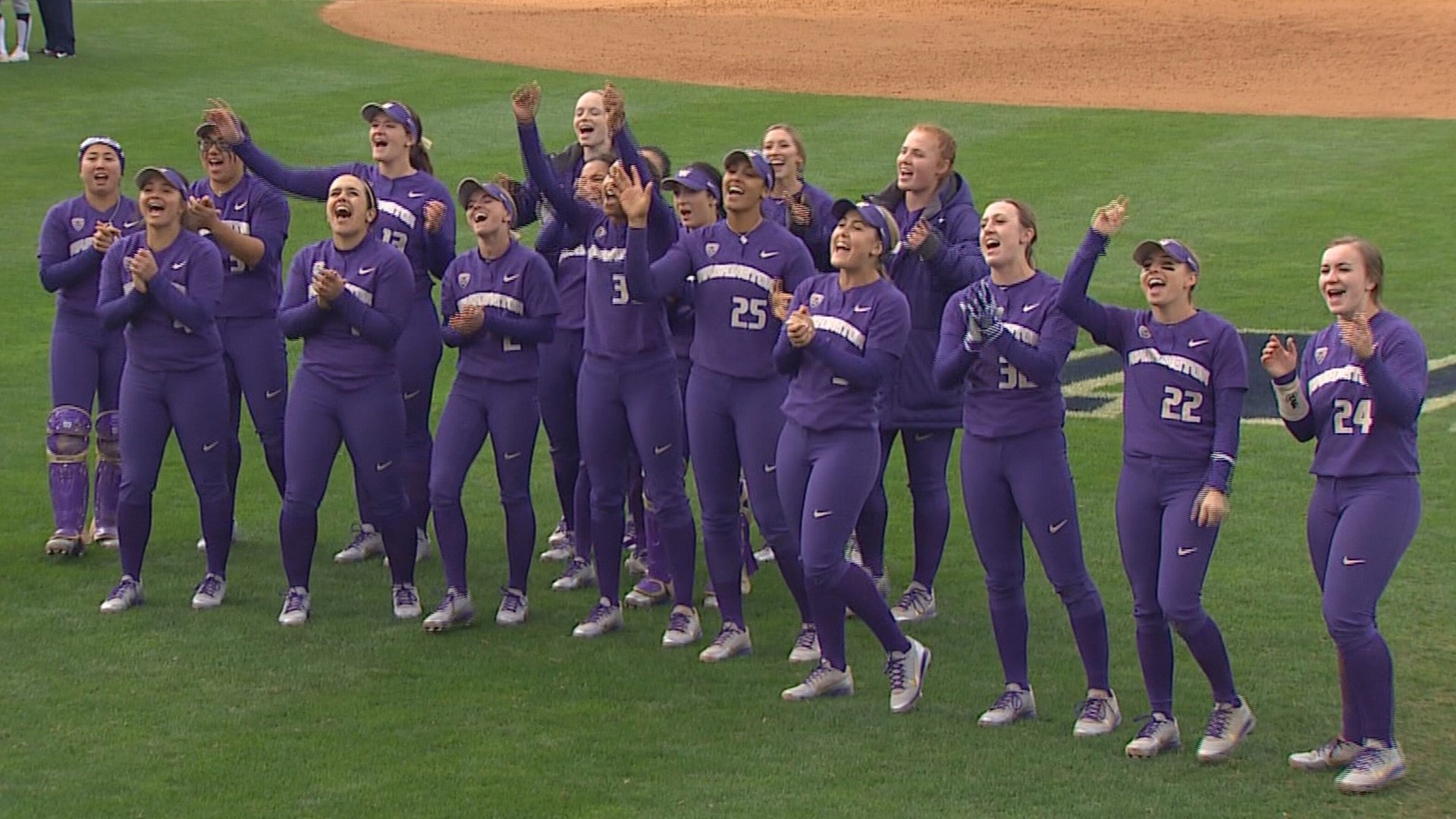 UW Softball drops Game 1 of World Series to Florida State
