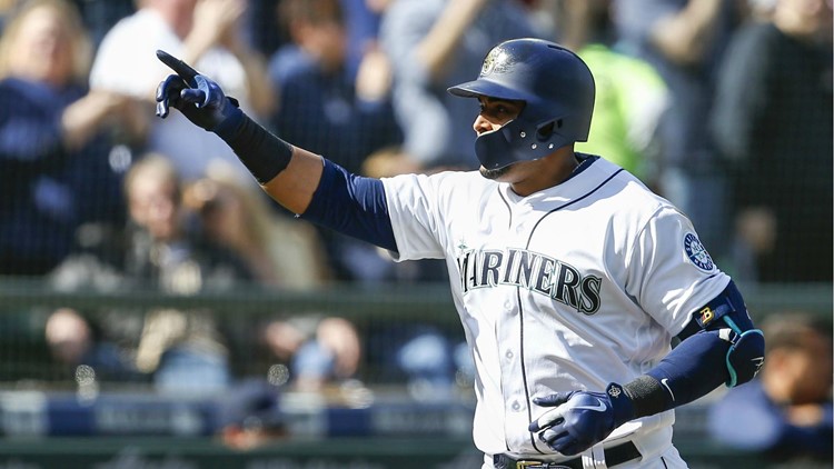 Nelson Cruz forced out of Mariners' loss after spraining his ankle