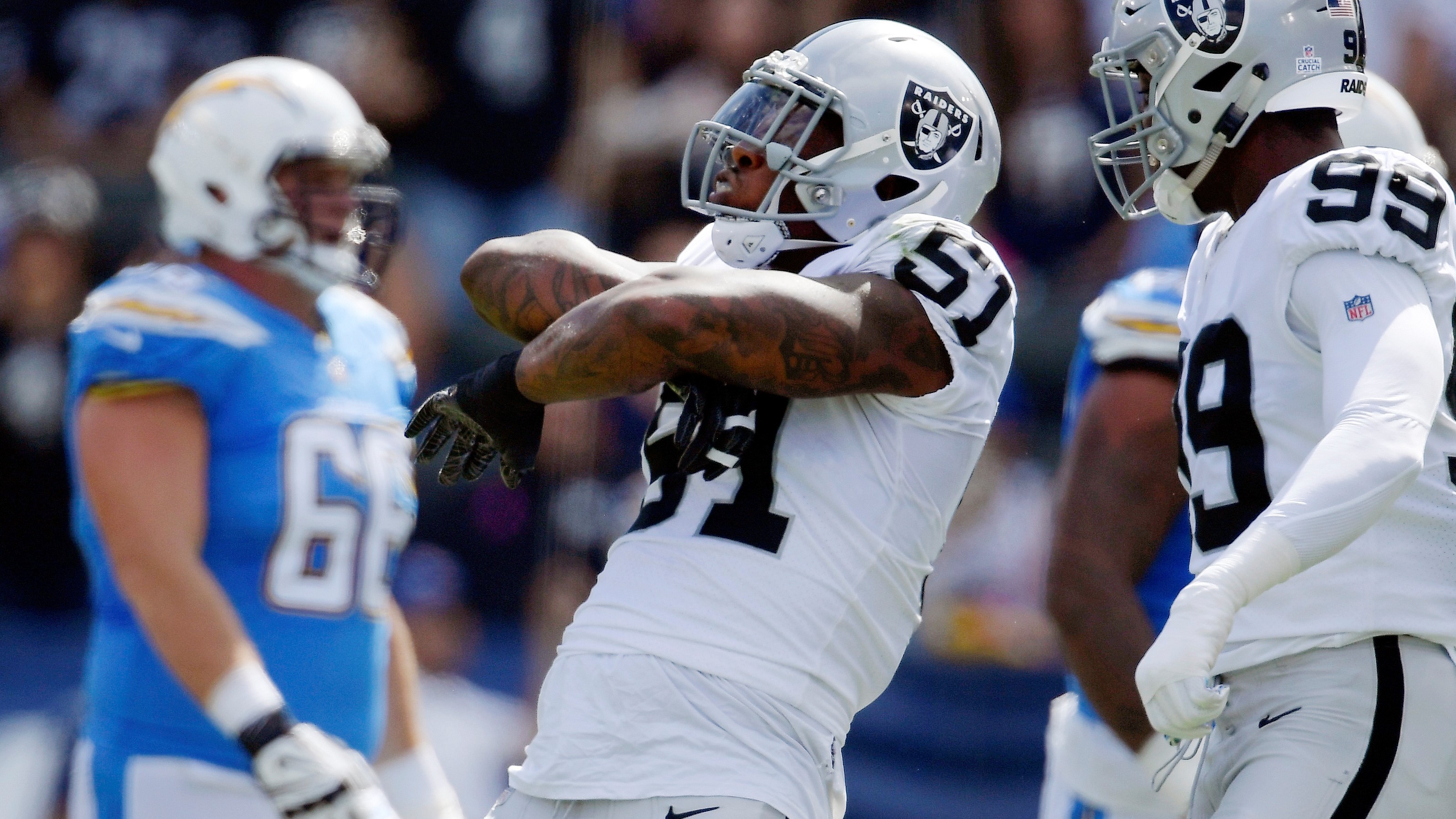 Bruce Irvin signs one-year contract with Panthers