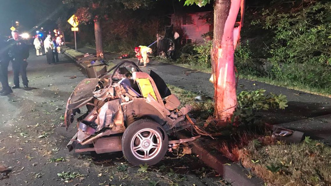 2 killed after car slams into tree in Federal Way | king5.com