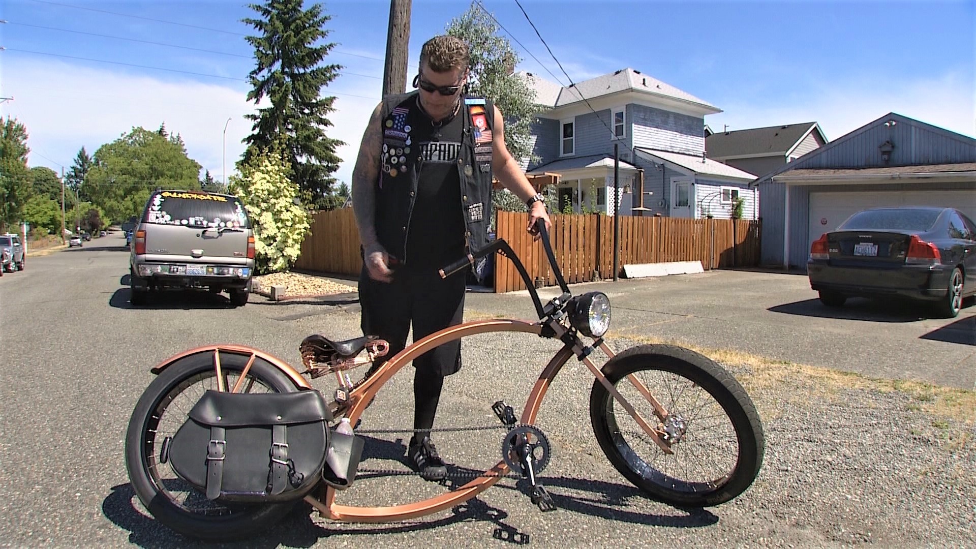 bicycle club, Cycle Junkies, help build bikes for children with