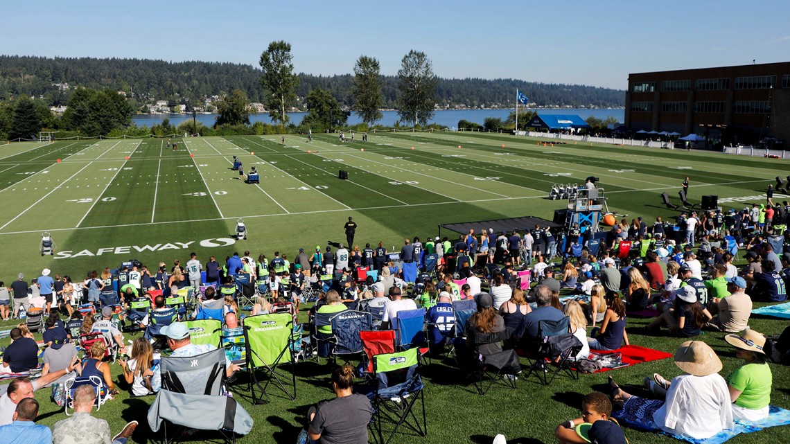 Hundreds show up for the first day of Seattle Seahawks' training