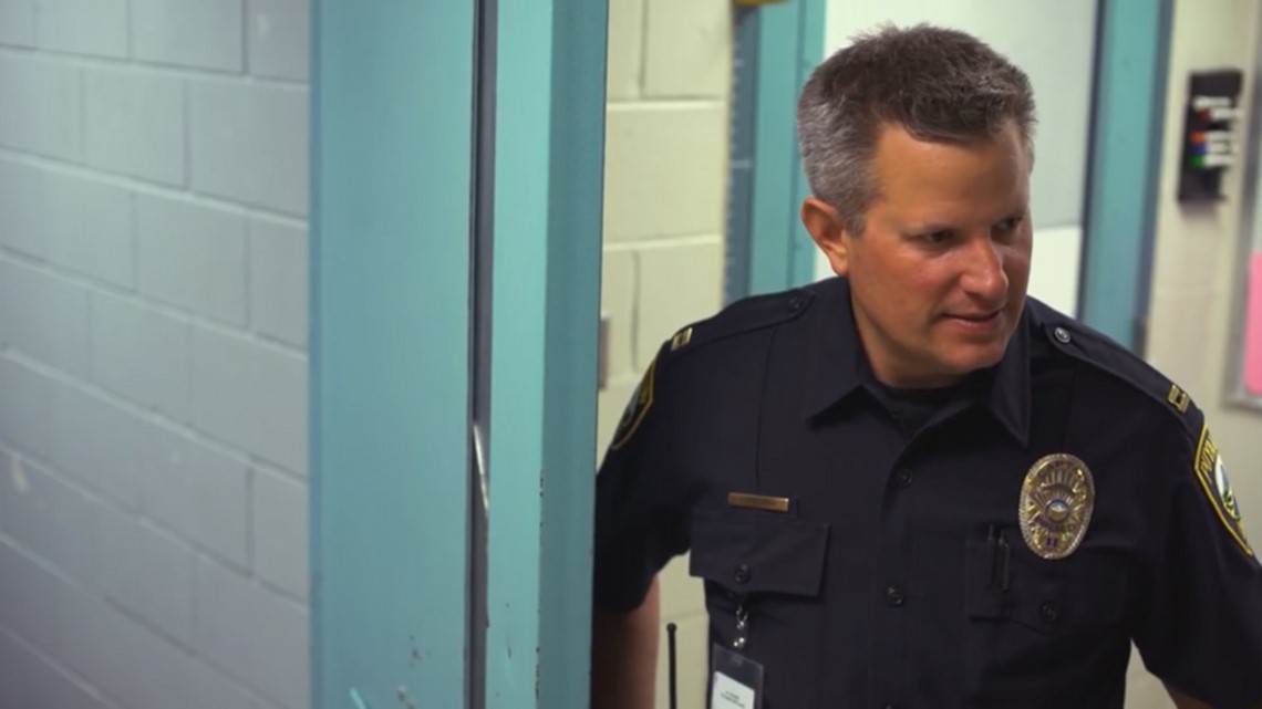 Puyallup police debut lip sync video at Washington State Fair | king5.com