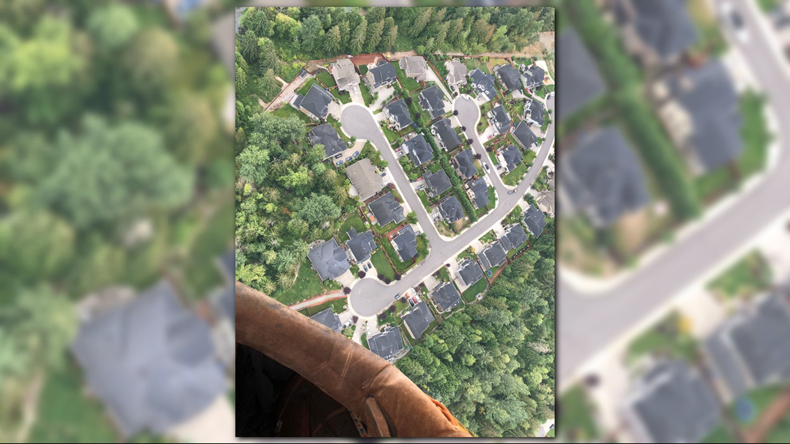 'It was incredible' Hot air balloon lands in Lake Tapps neighborhood