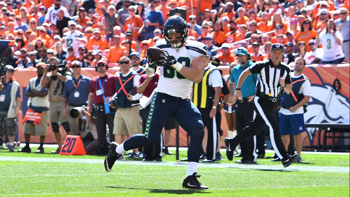 Looking lost, the new-look Seahawks fall to Broncos 27-24 in