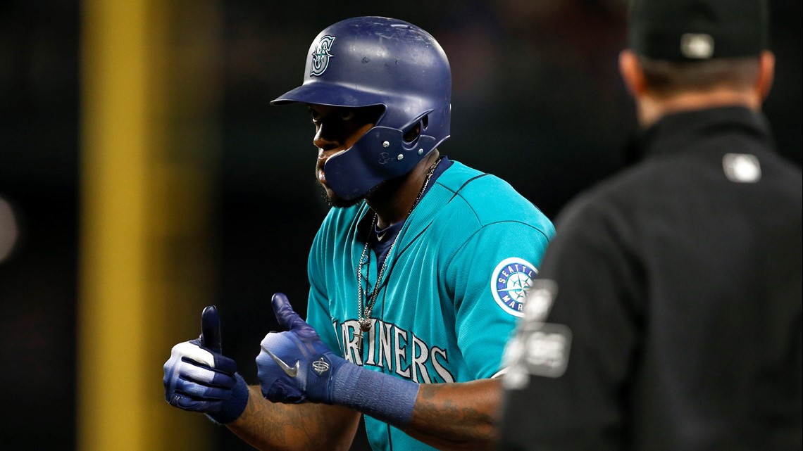 Robinson Cano leads Mariners past Rangers