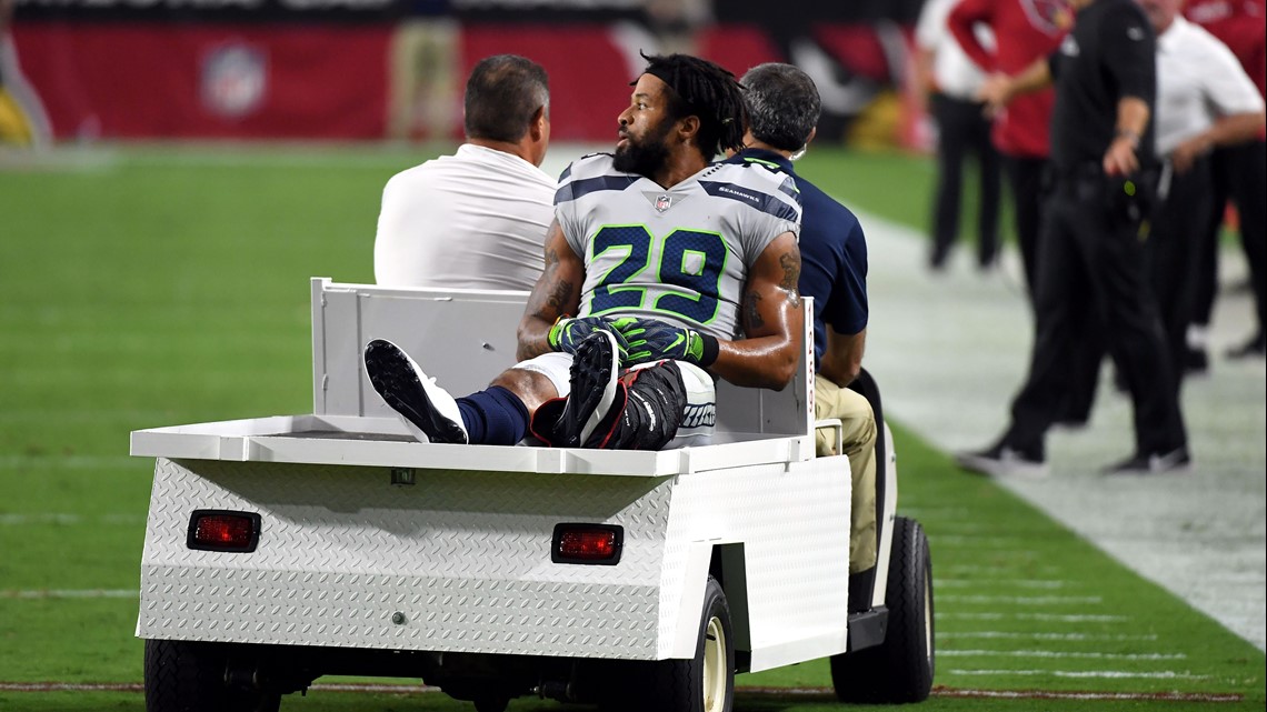 Earl Thomas Has No Regrets For Giving Seahawks HC Pete Carroll The Middle  Finger Last Year - Daily Snark