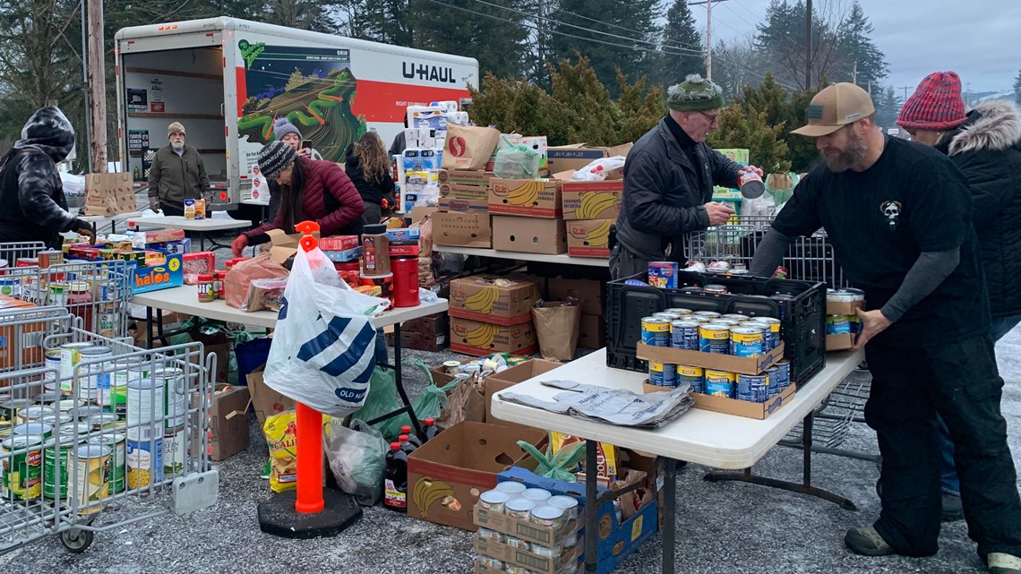 Second Convoy Of Supplies Heads To Skykomish Baring Along Us 2 King5 Com