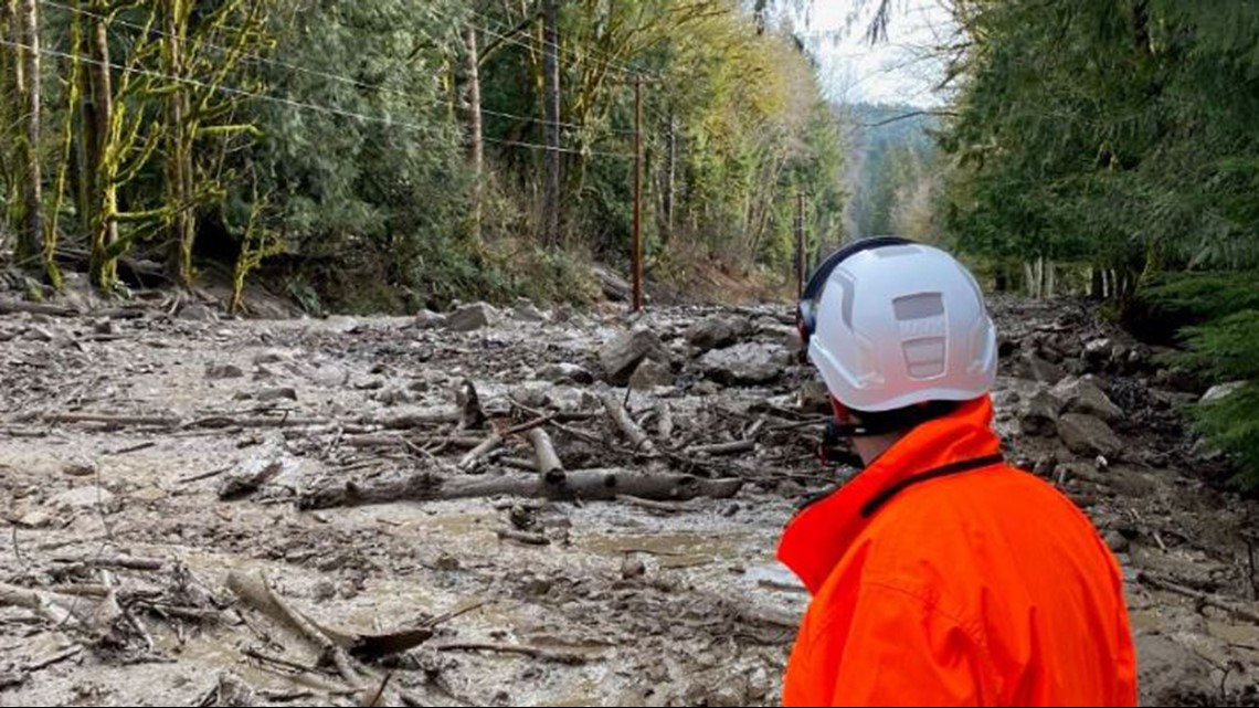 Landslides close SR 706 near Mount Rainier National Park indefinitely