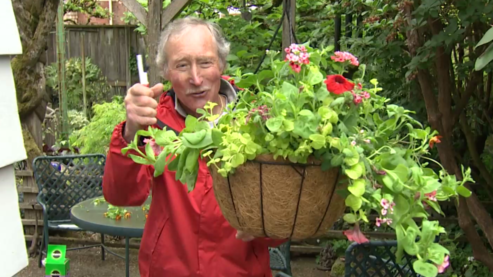 Ciscoe Morris on how to save the fading flowers you got for Mother's Day. Sponsored by Dramm