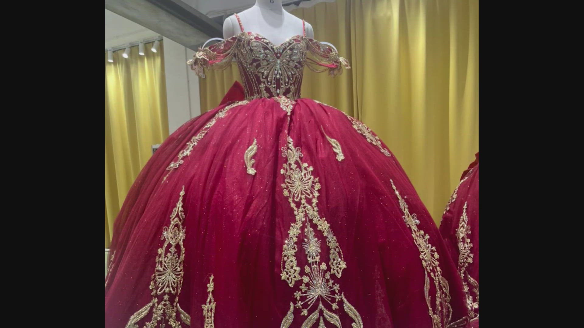 Everett boutique robbed of $2,000 quinceaera dress