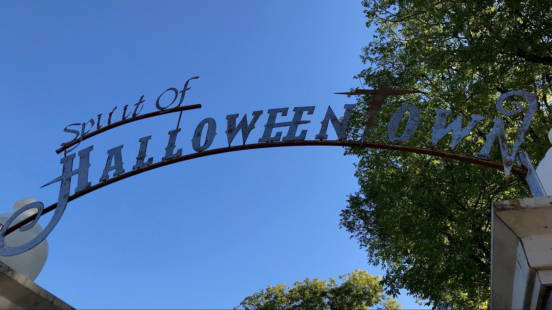 You can visit the real Halloweentown in Oregon