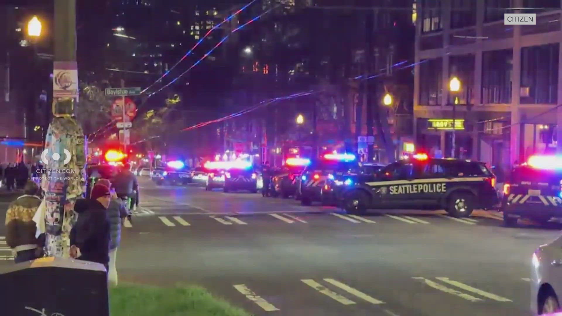 According to Seattle police, the 42‑year‑old suspect remained at the scene after the shooting and is now in custody.