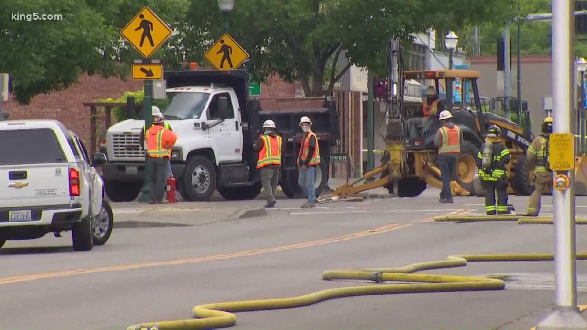 Puyallup police evacuated homes and businesses in the downtown area Tuesday morning due to a “major” natural gas leak.