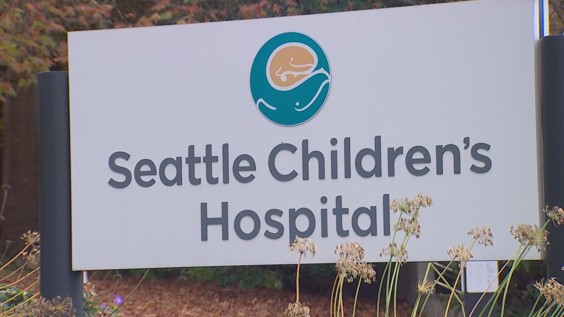 Nurses at Seattle Children’s hospital approved a contract agreement Thursday that increases pay for entry-level nurses by nearly 50%.