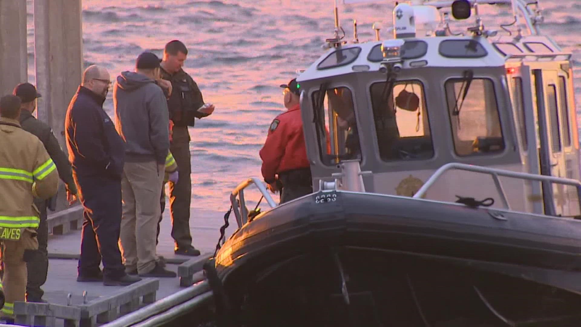 Crews Search Overnight For Floatplane That Crashed Into Puget Sound ...