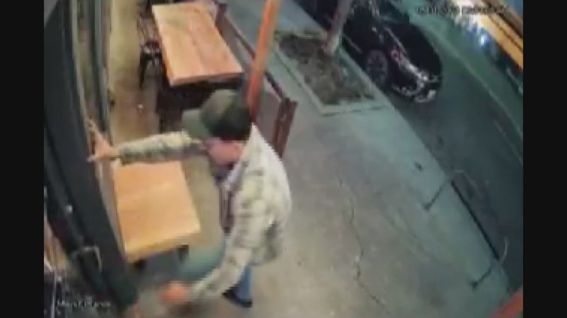 Suspect attempts to break into popular Belltown restaurant - Vimarsana News