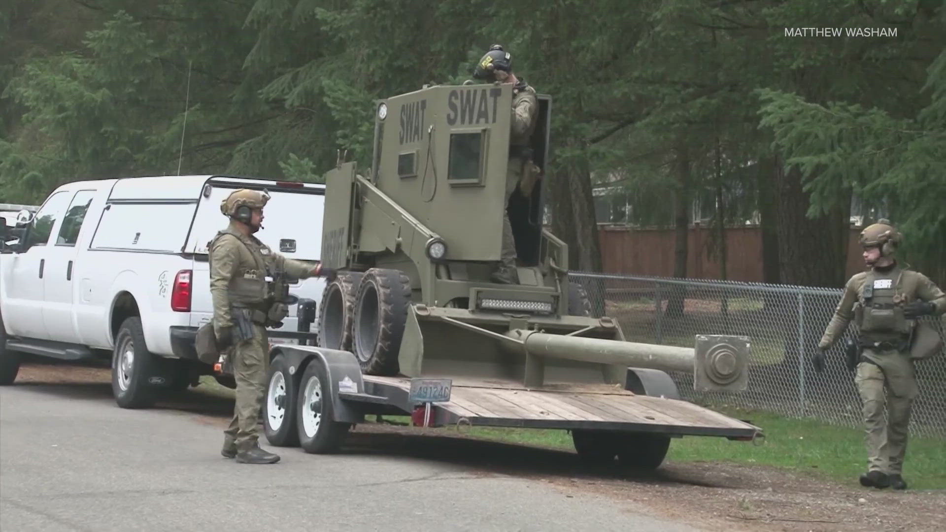 Pierce Co. deputies got in a brief pursuit and standoff on Monday with a man accused of rape and assault