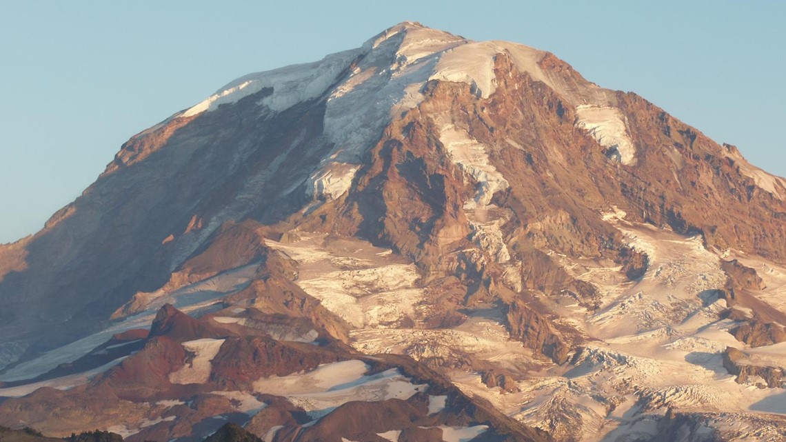 Why is there no snow on Mount Rainier?