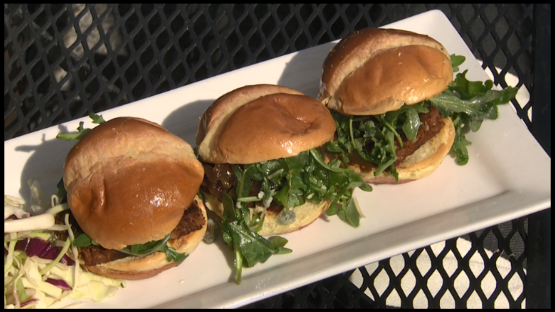 Classic Eats serves up 'Taste of America" in Olde Burien. #k5evening