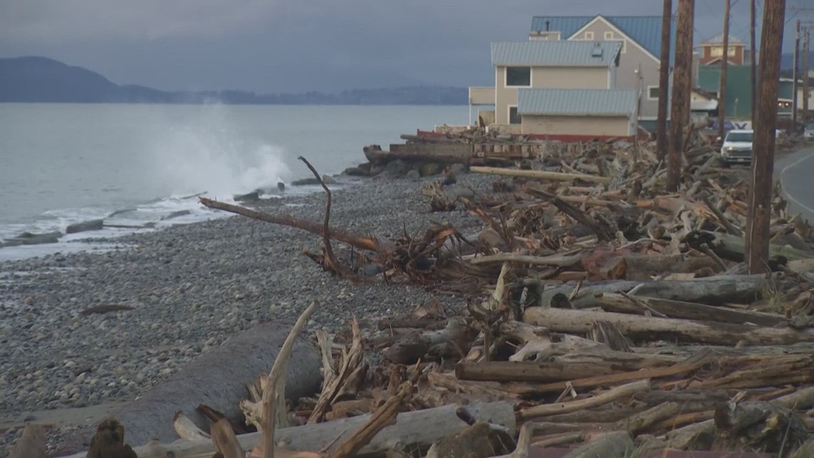 Whidbey Island cleaning up after windstorm