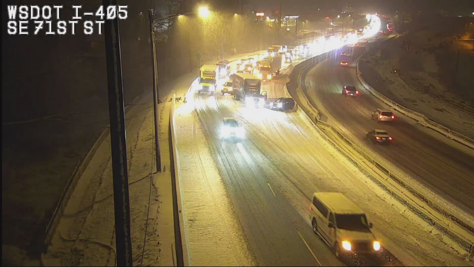 I-405 north closed in Bellevue due to multiple crashes