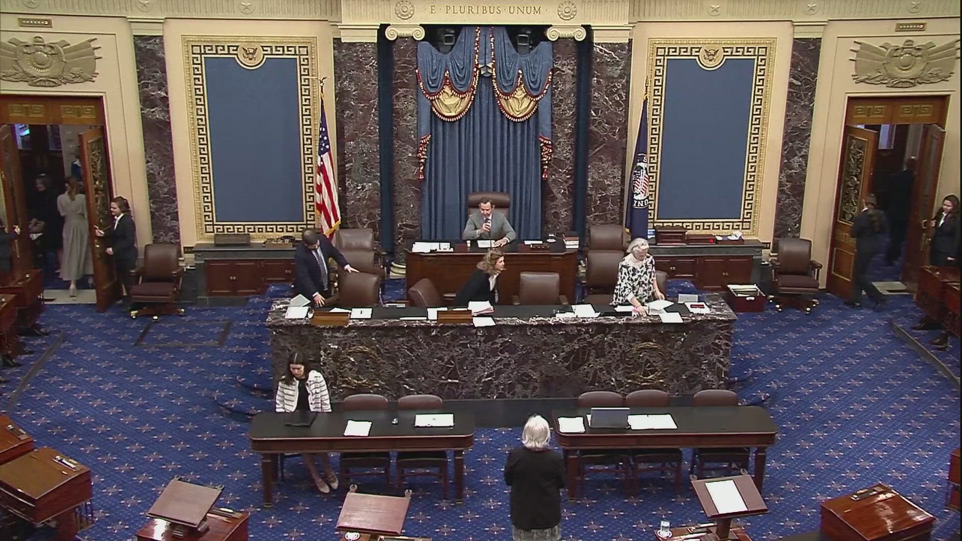 Weekend session gets off to slow start in Senate as lawmakers look for ...