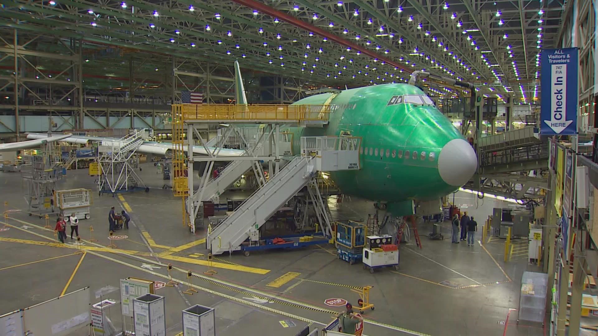 Boeing took more than 200 net orders for passenger airplanes in December to complete its best year since 2018.