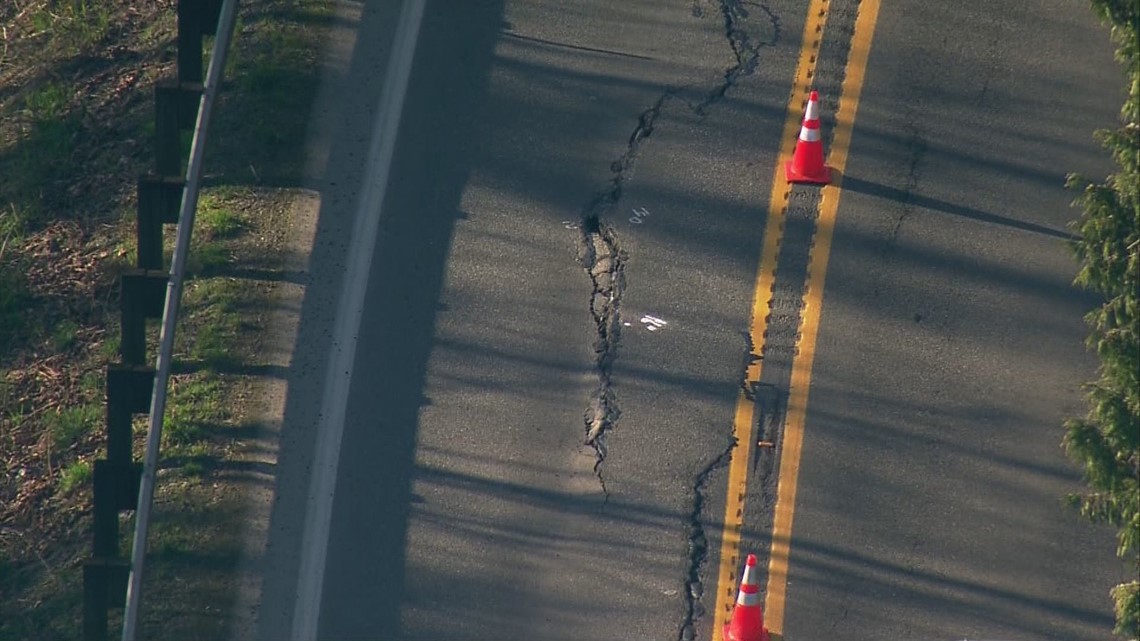 Slowmoving landslide blocks lane of SR 203 between Carnation and
