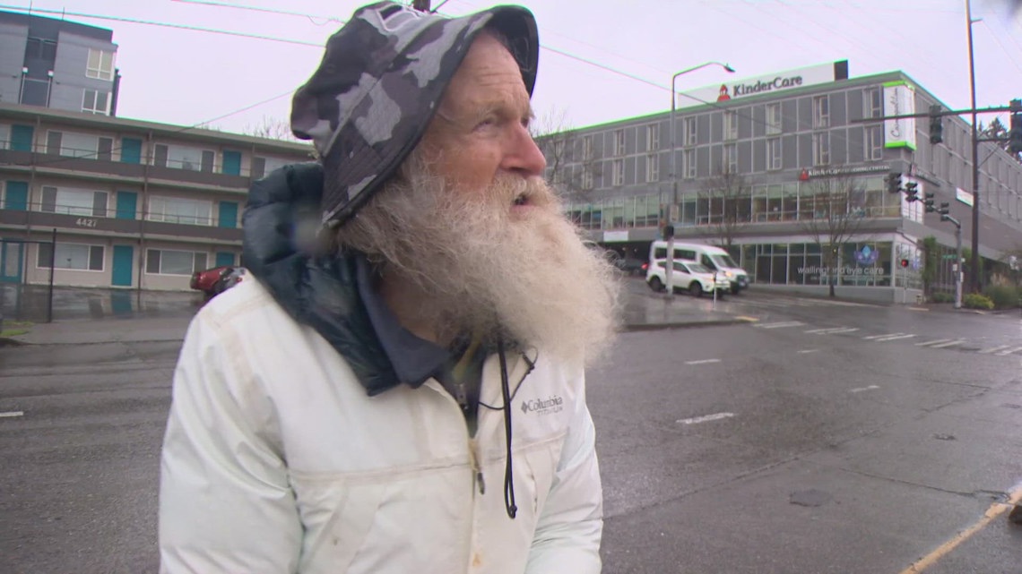 74-year-old Seattle man finds peace in panhandling for Ukraine