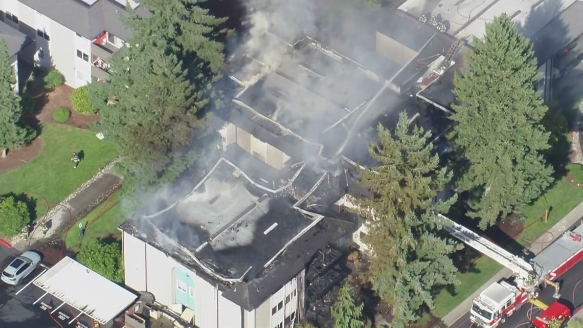 Firefighters respond to 3alarm fire at Bellevue apartments