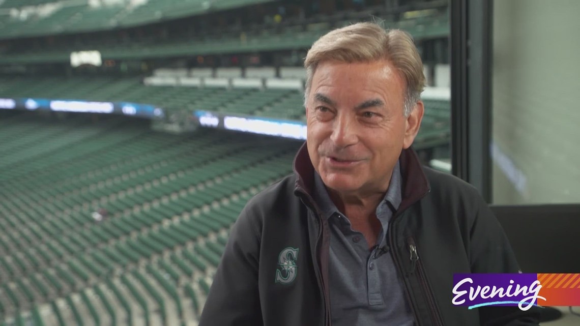 Go inside the broadcast booth with Seattle Mariners radio announcer