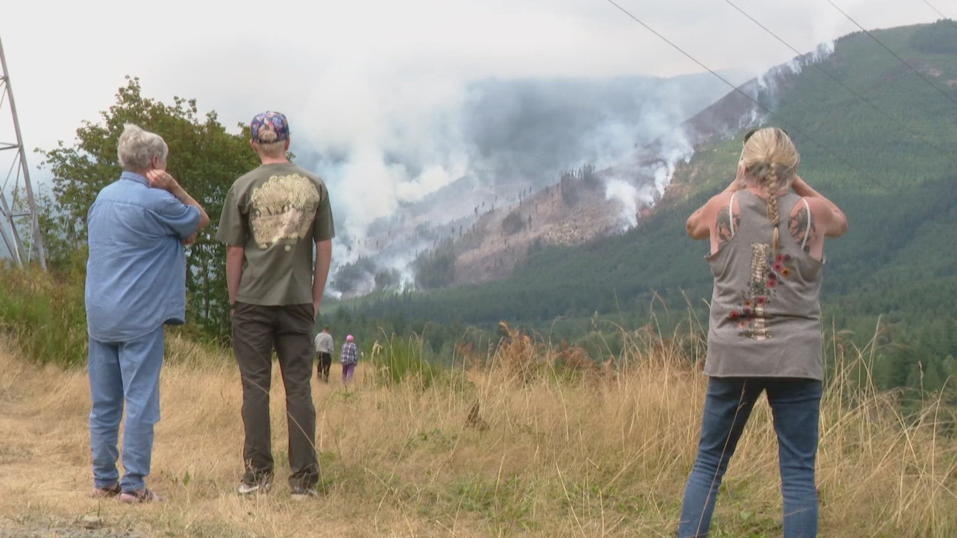 An ongoing wildfire on Mount Jupiter has prompted Level 1 and Level 2 evacuation notices for residents living on Duckabush Road in Brinnon.