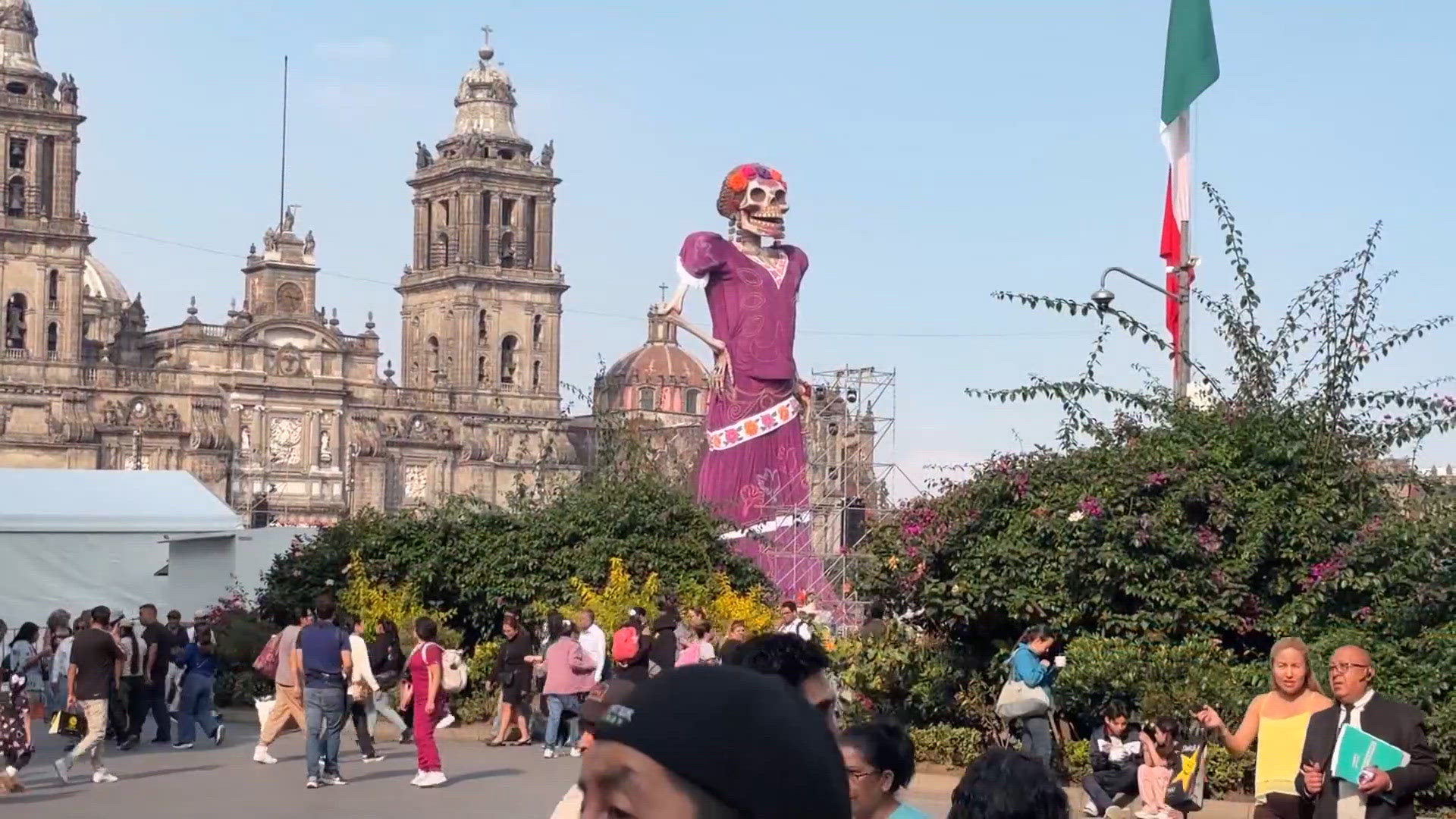 World's tallest Catrina on display in Mexico City