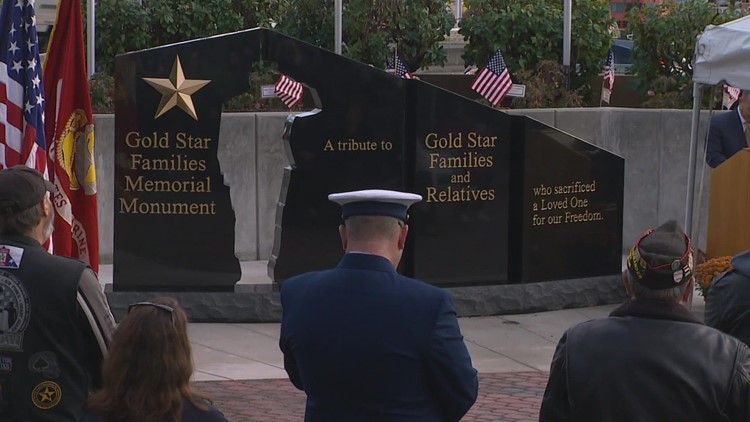 Washington state's third Gold Star memorial unveiled in Lynnwood