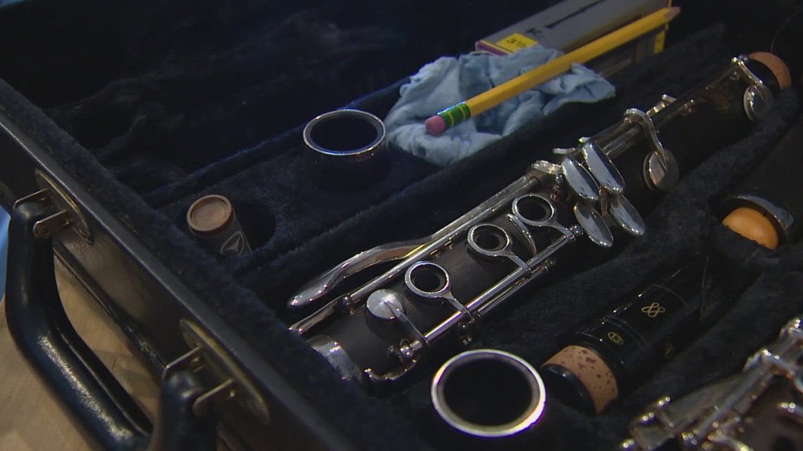 Tacoma musician's clarinet quietly stolen as he stood just feet away - Vimarsana News