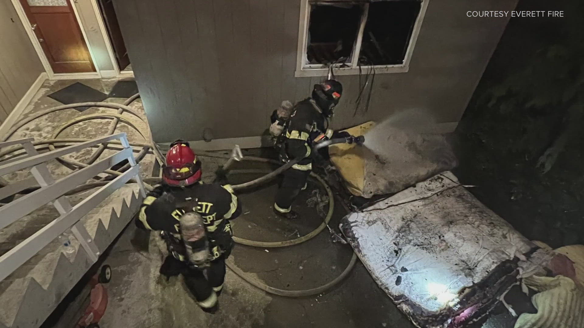 1 person dies in fire at Everett apartment complex | king5.com