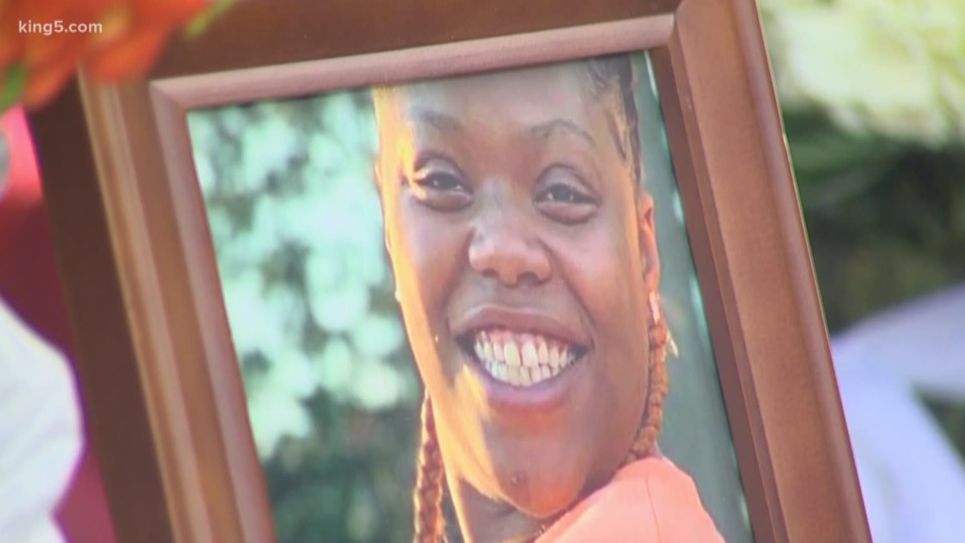 Friends, family honor mother killed in stabbing near Seattle park ...