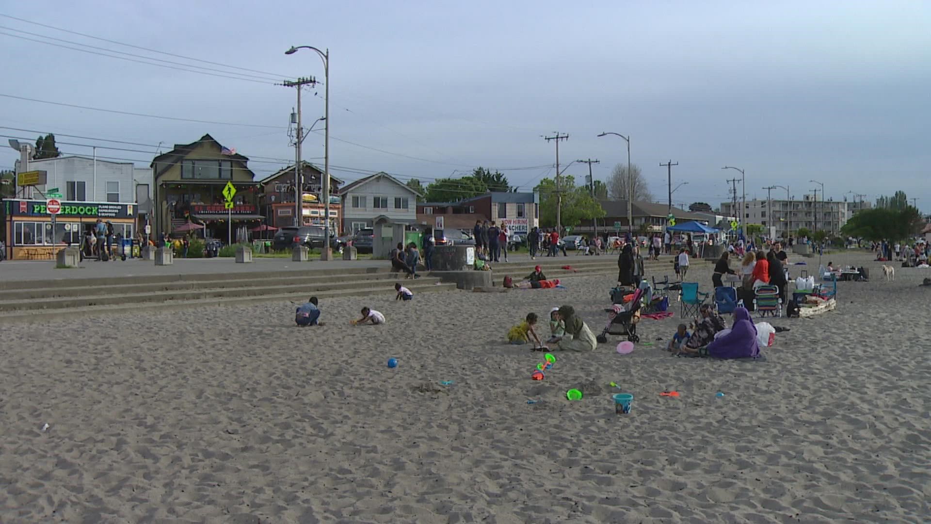Seattle Parks staff, assisted by Seattle police officers, will begin closing the beaches down starting at 9:30 p.m.