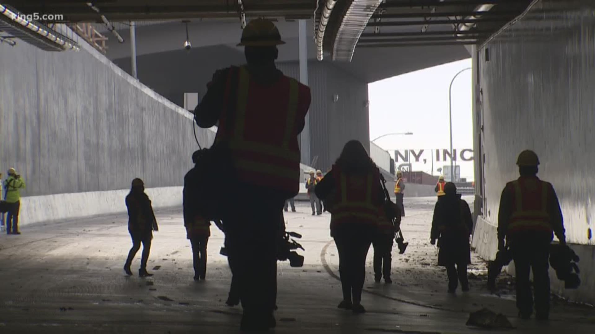 KING 5's Cam Johnson looks into what crews will be doing during the three week closure of 99 before the tunnel opening.