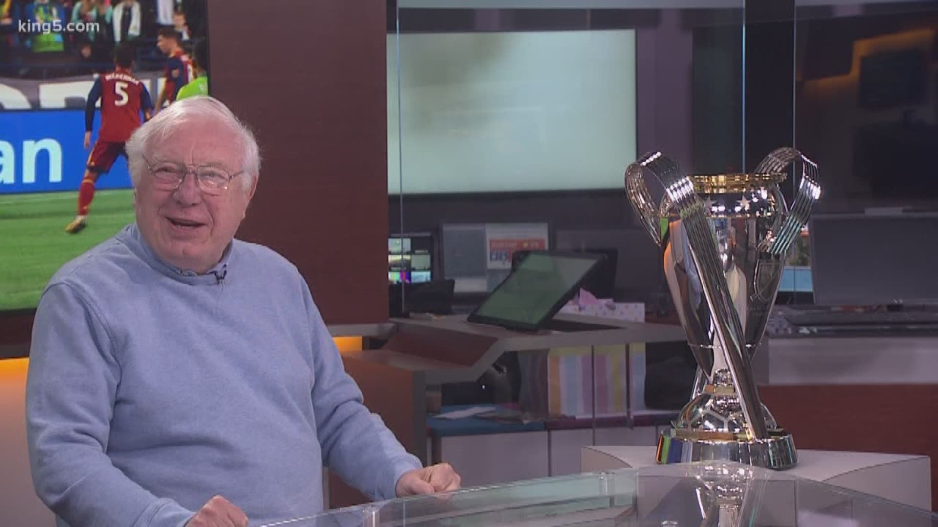 Soccer legend and former Sounders coach Alan Hinton offers up his analysis of Sunday's MLS Cup match.