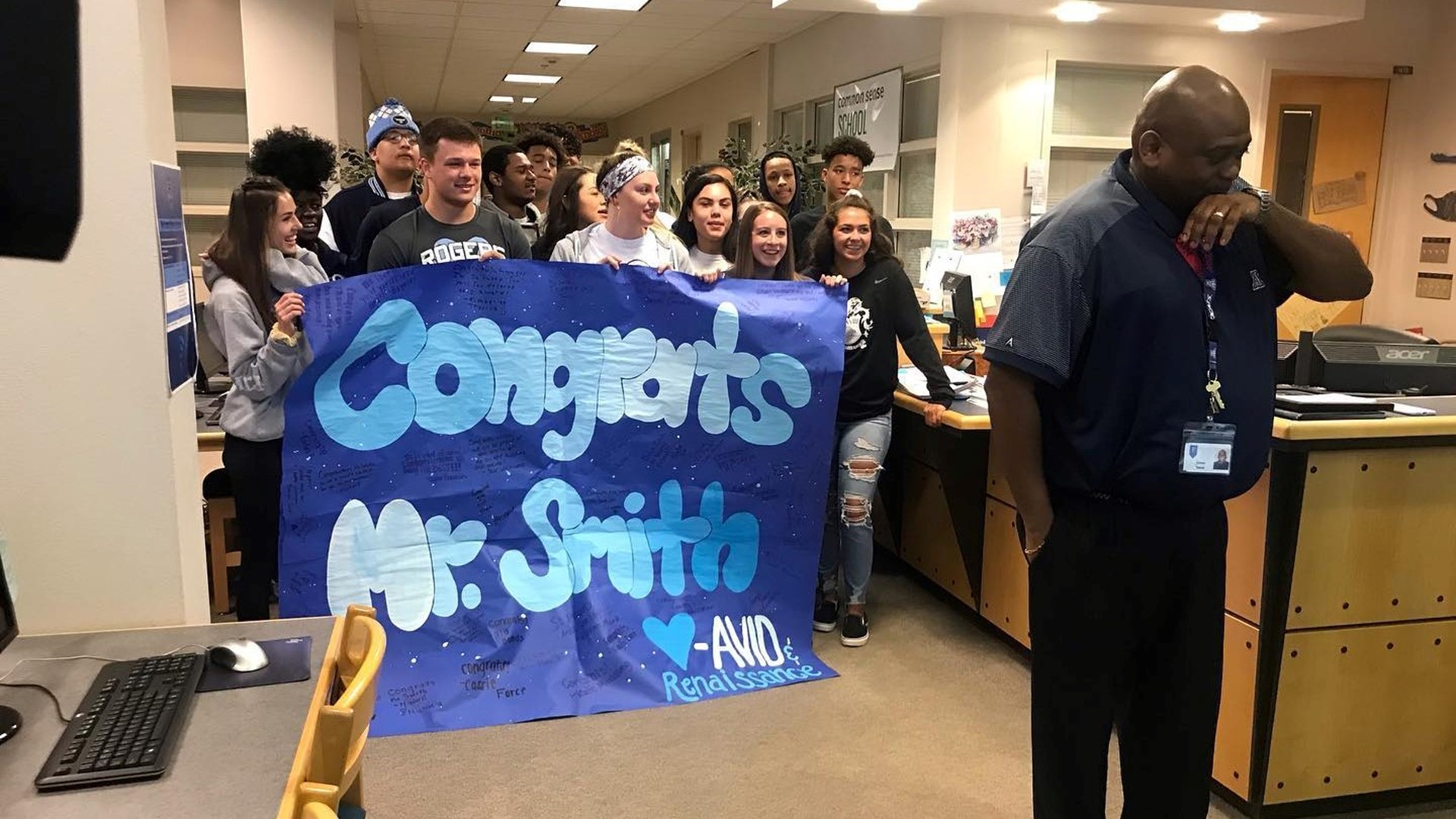 The principal at Rogers High School in Puyallup started his day with a big surprise. Principal Jason Smith won the Josten's Educator of the Year award.